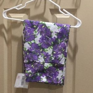 Large NWT White with Purple Flowers Cassie